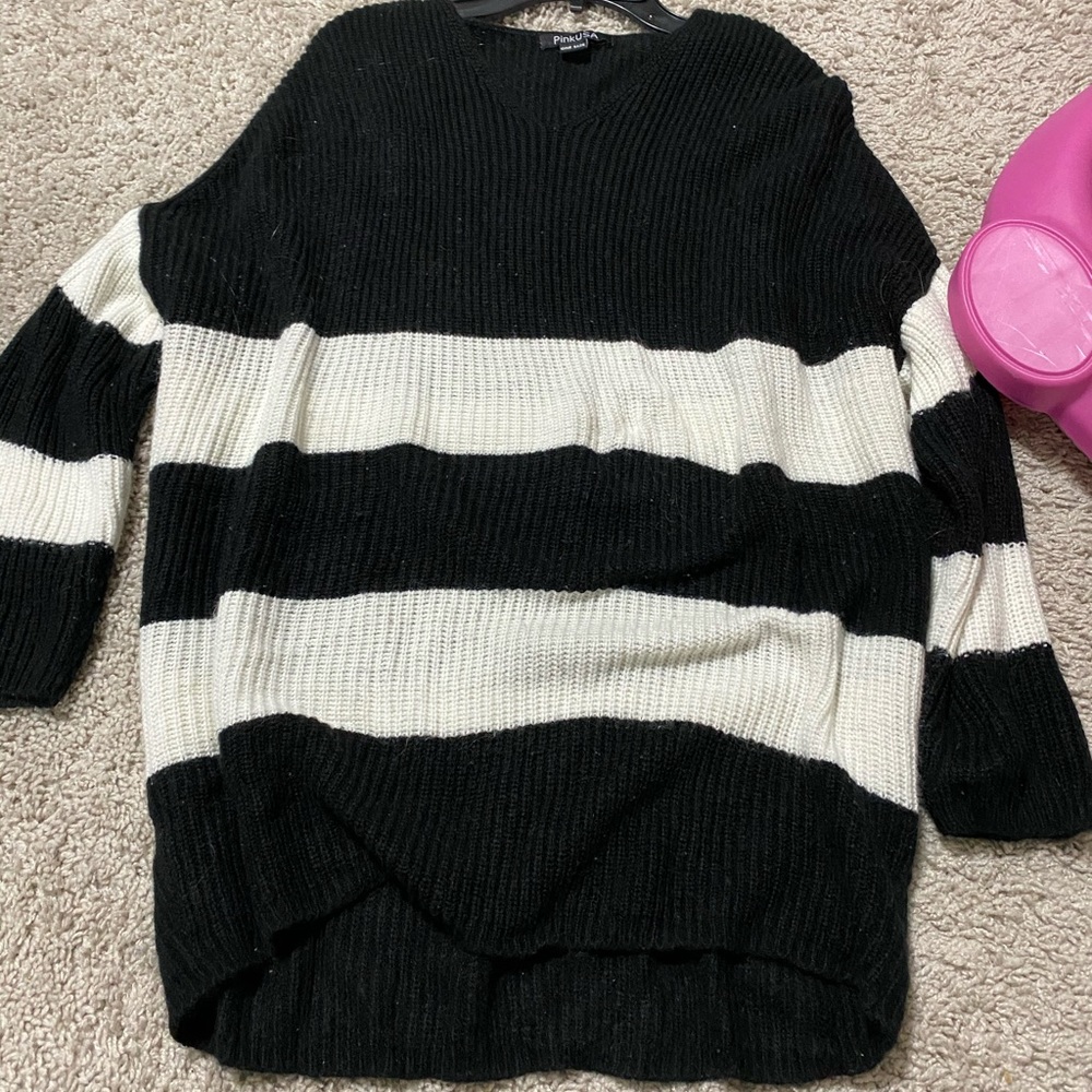 Three medium tops - Picture 3 of 3
